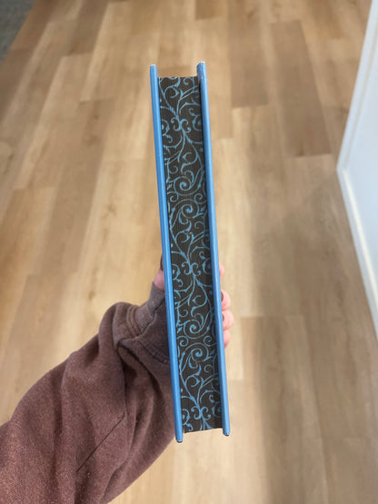 Bookshops & Bonedust (Legends & Lattes #0) by Travis Baldree-Used