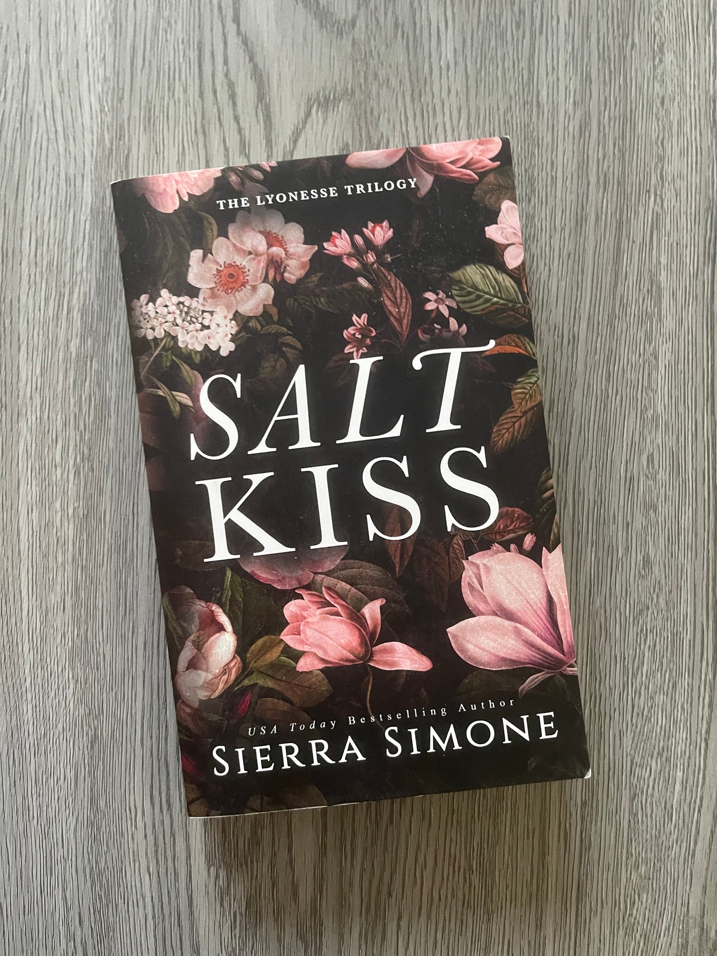 Salt Kiss (Lyonesse #1) by Sierra Simone-Used