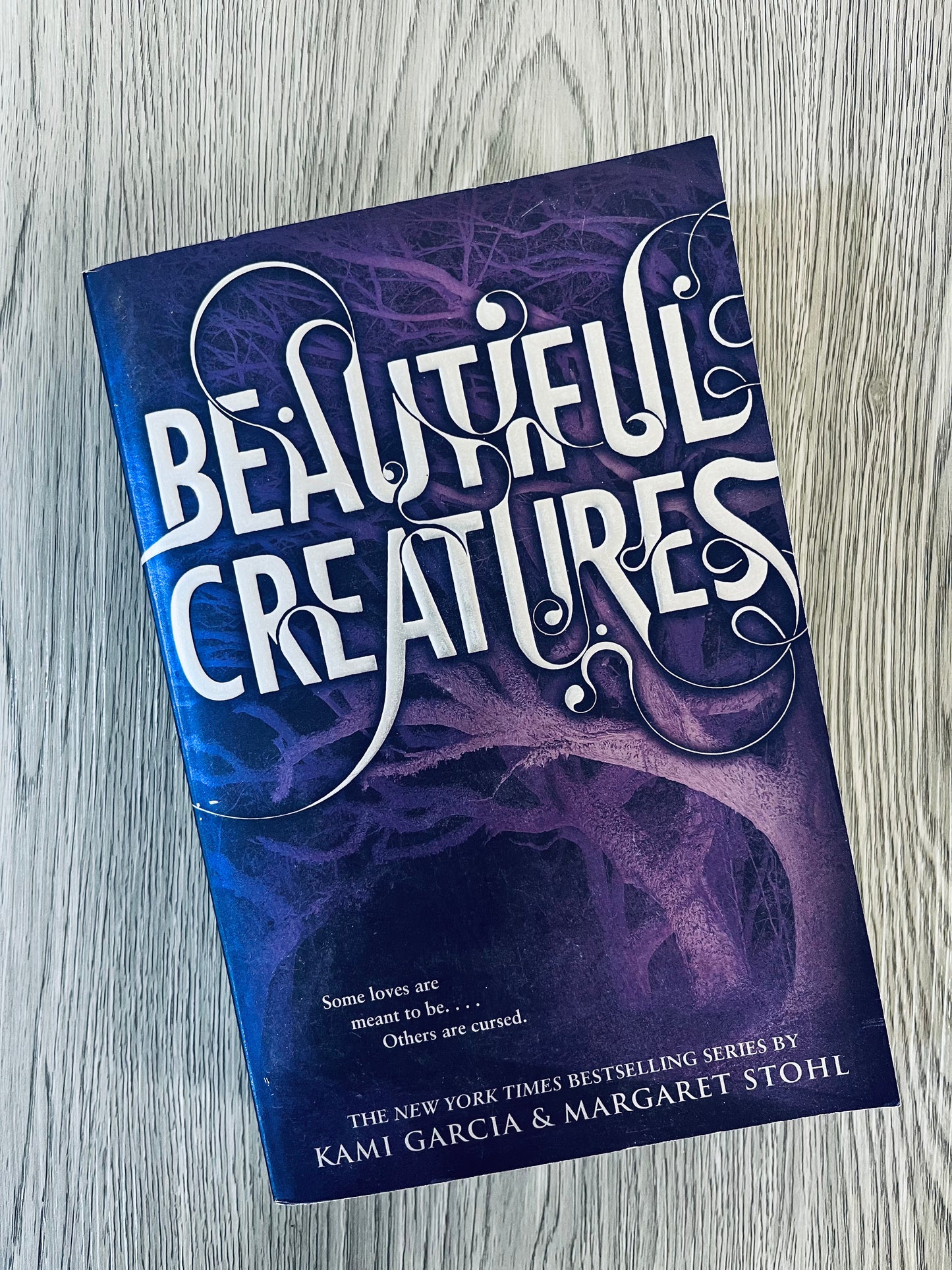 Beautiful Creatures (Caster Chronicles #1) by Kami Garcia