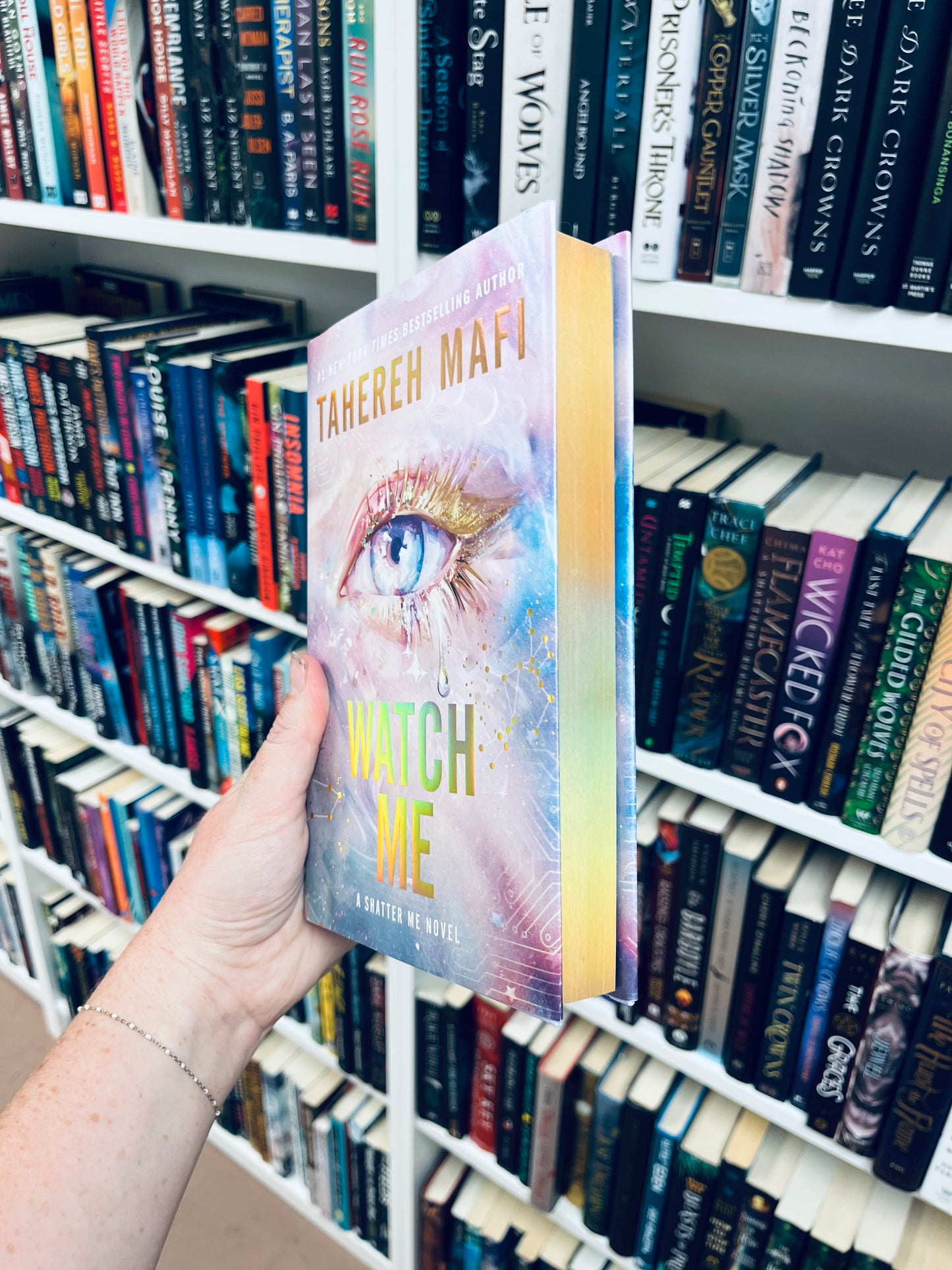 WATCH ME (The Shatter Me Series: The New Republic #1 )by Tahereh Mafi - Hardcover Used