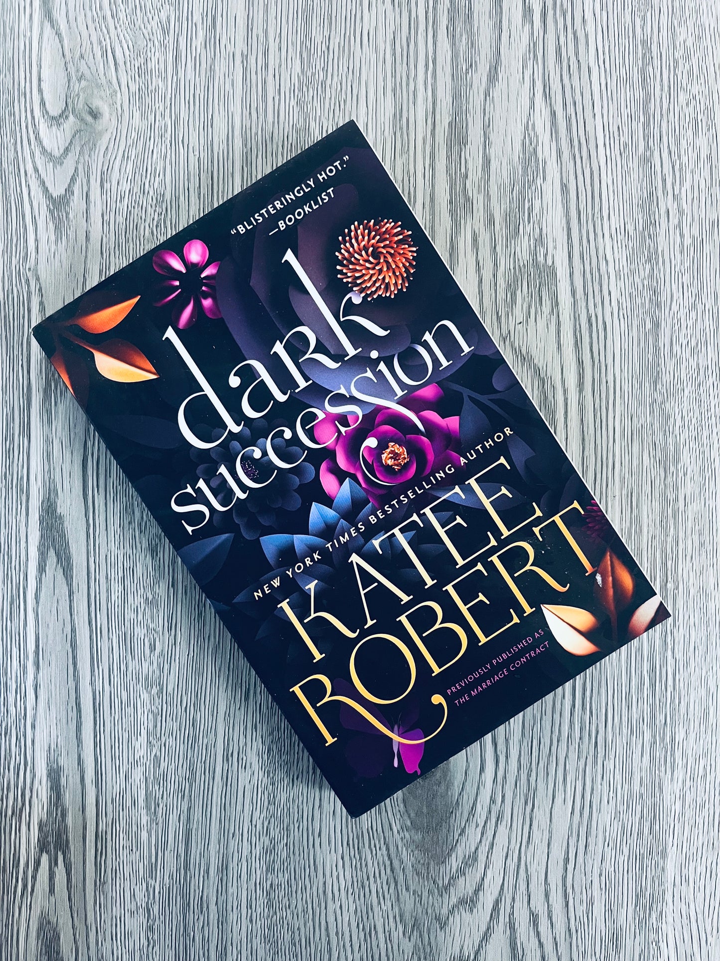 Dark Succession (The O'Malleys #1) by Katee Robert-Used