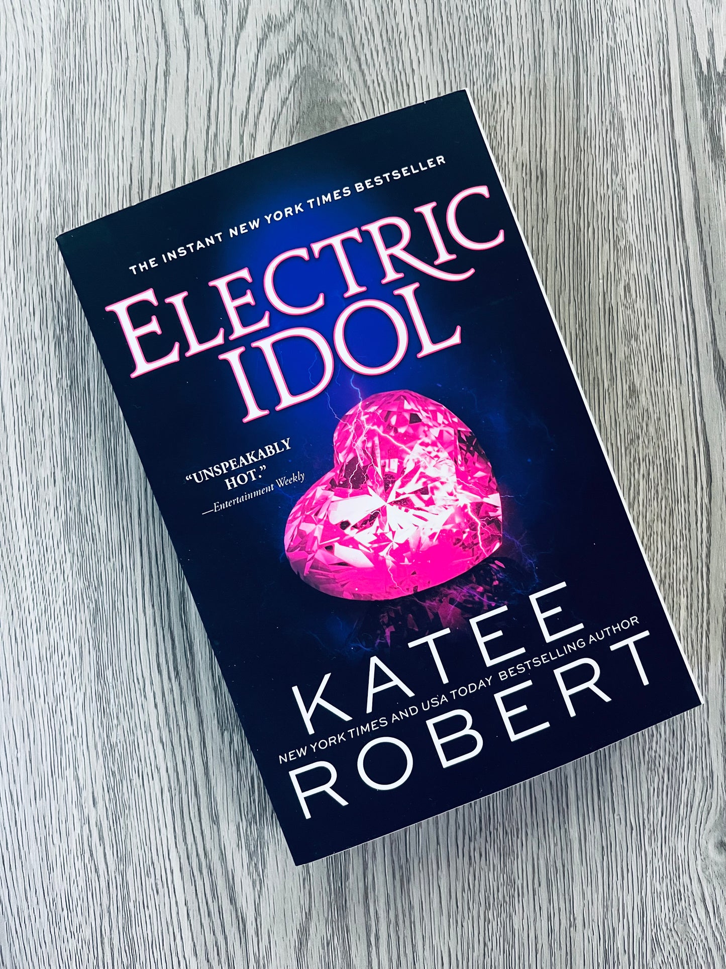 Electric Idol (Dark Olympus #2) by Katee Robert - NEW