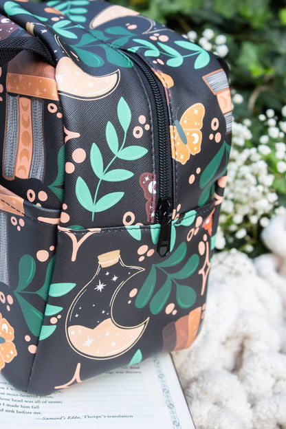 Burgundy Books | Bookish Insulated Lunch Tote