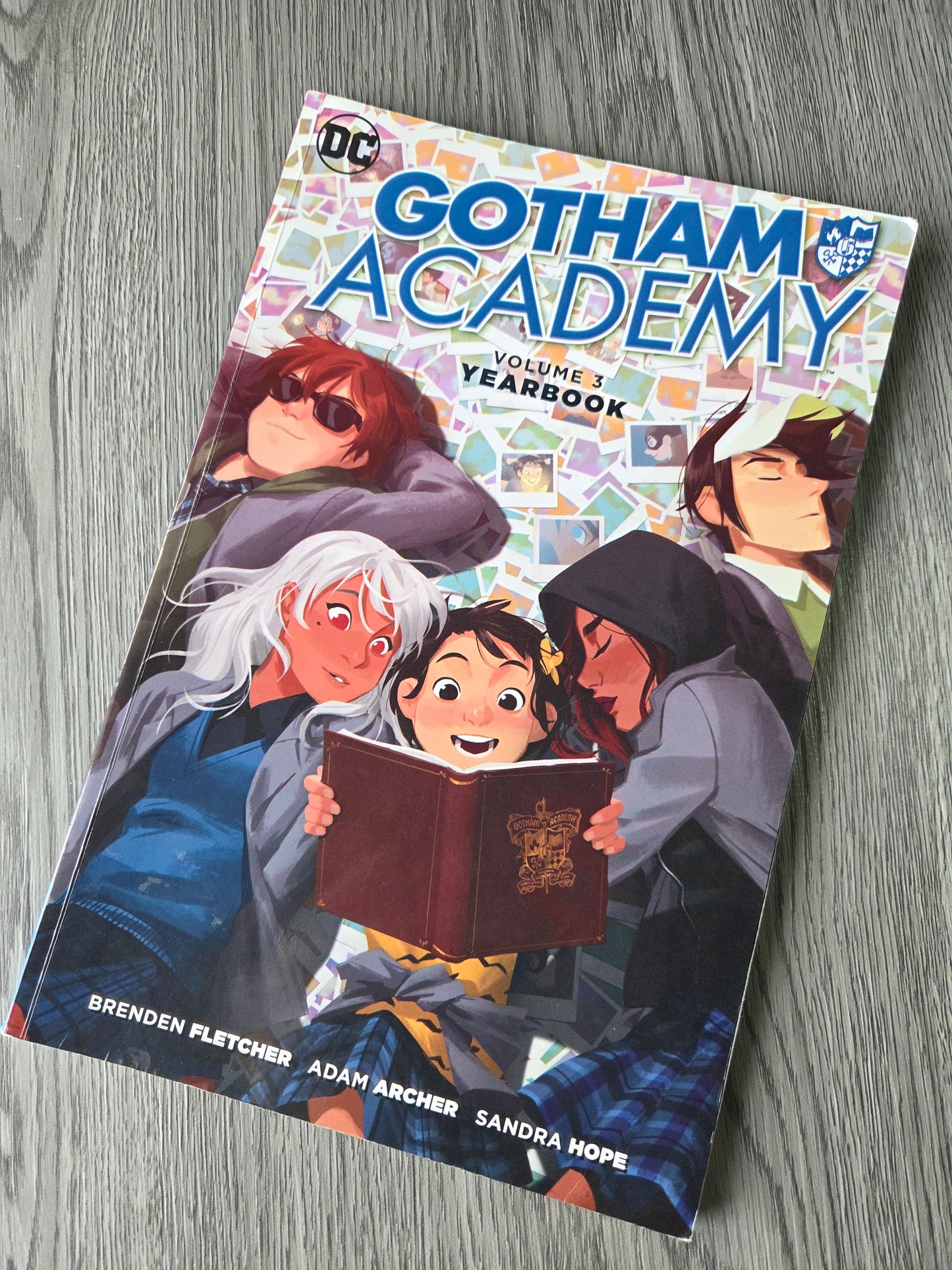 Gotham Academy, Volume 3: Yearbook by Brenden Fletcher-Used