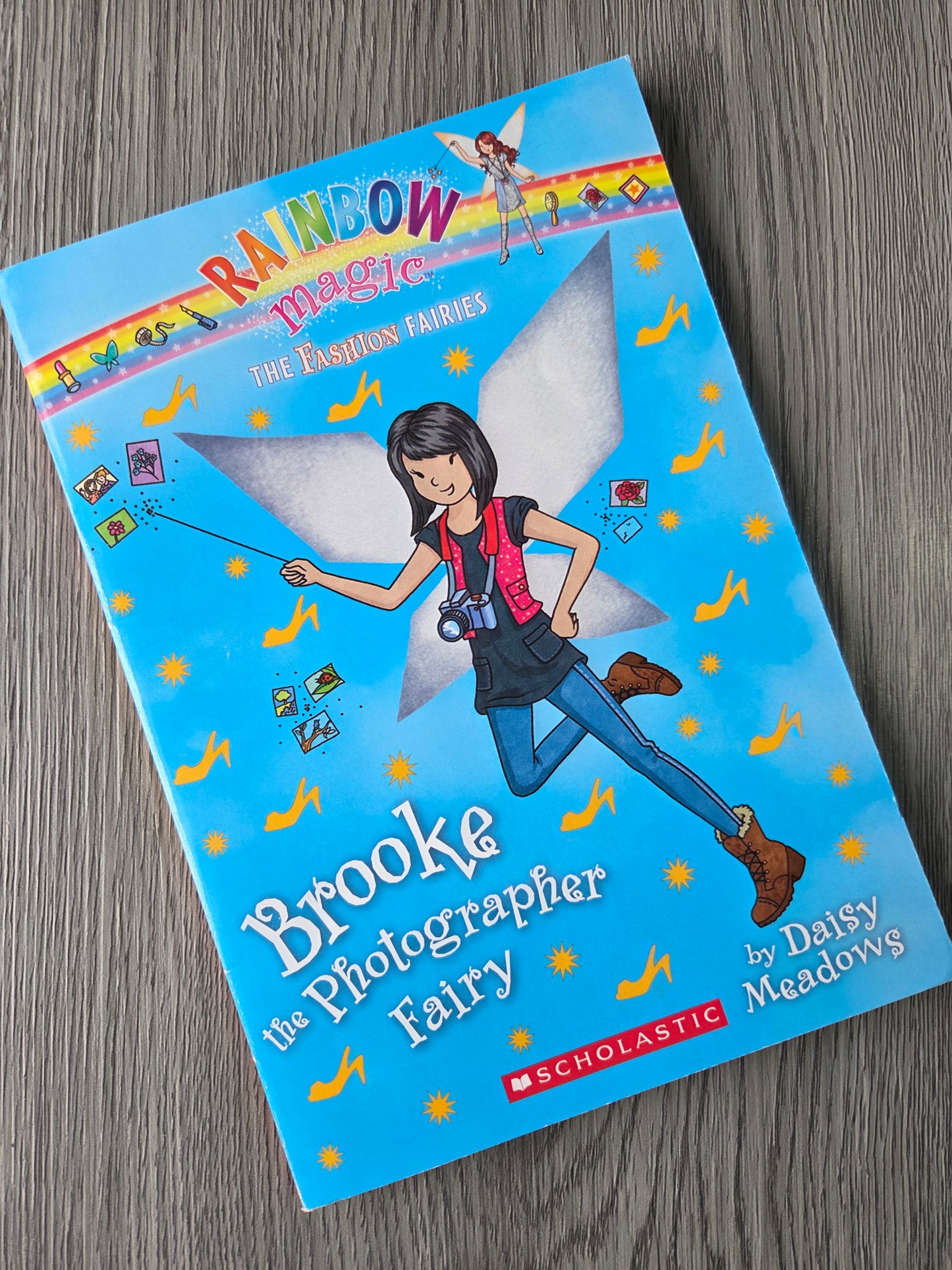 Rainbow Magic, The Fashion Fairies by Daisy Meadows-Used