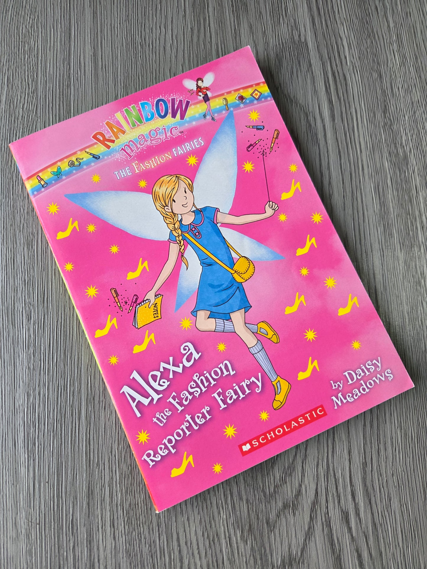 Rainbow Magic, The Fashion Fairies by Daisy Meadows-Used