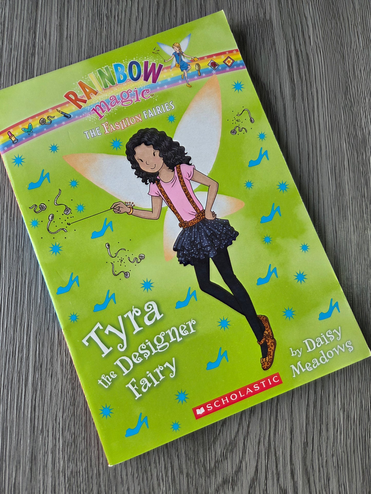 Rainbow Magic, The Fashion Fairies by Daisy Meadows-Used