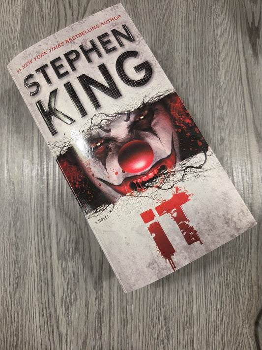 It by Stephen King - Pocketbook Used