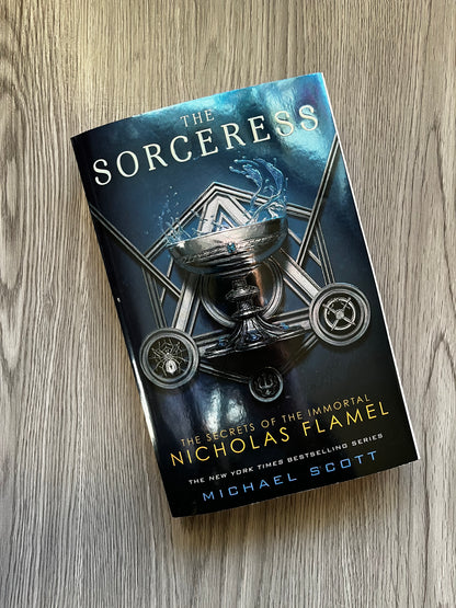 The Sorceress (The Secrets of the Immortal Nicholas Flamel #3) by Michael Scott-Used