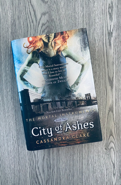 City of Ashes (The Mortal Instruments #2) by Cassandra Clare