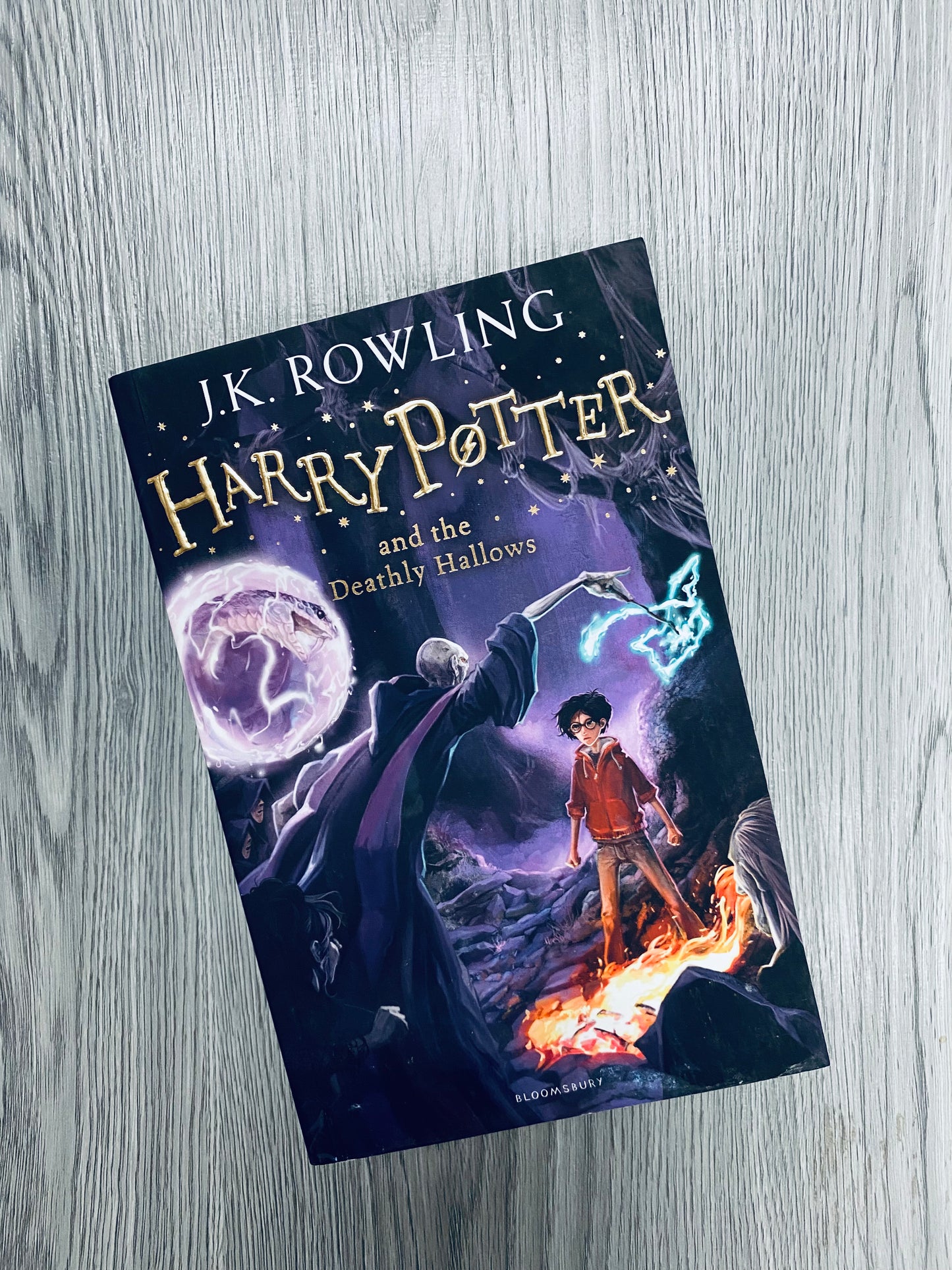 Harry Potter and The Deathly Hollows (Harry Potter #7) by J.K Rowling