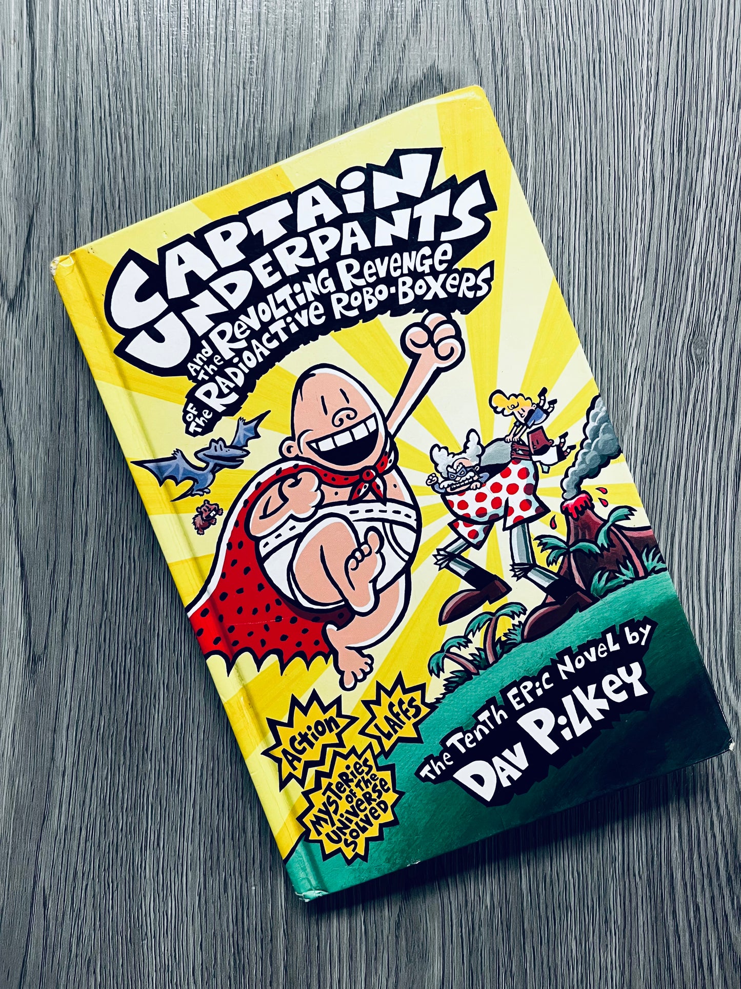 Captain Underpants by Dav Pilkey - Hardcover