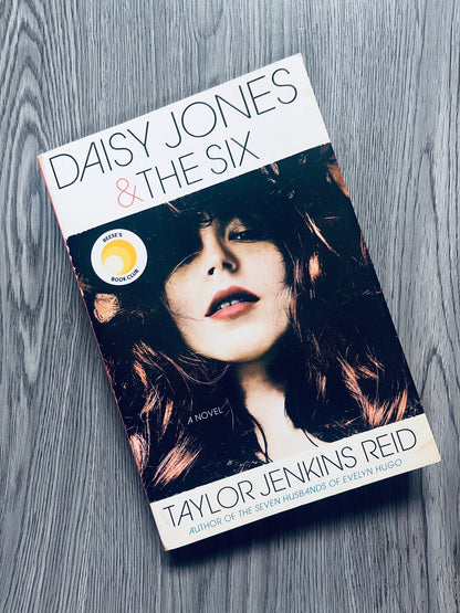 Daisy Jones and the Six by Taylor Jenkins Reid-Used