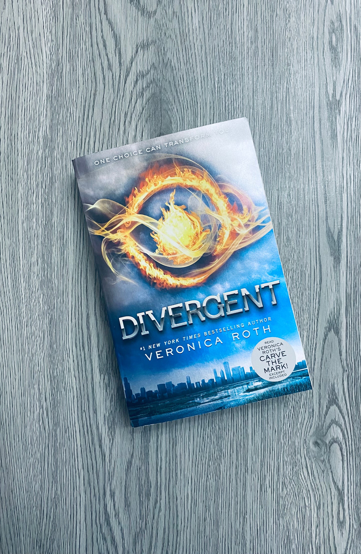 Divergent ( Divergent #1) by Veronica Roth