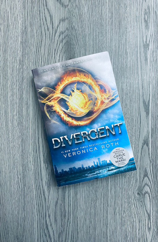 Divergent ( Divergent #1) by Veronica Roth